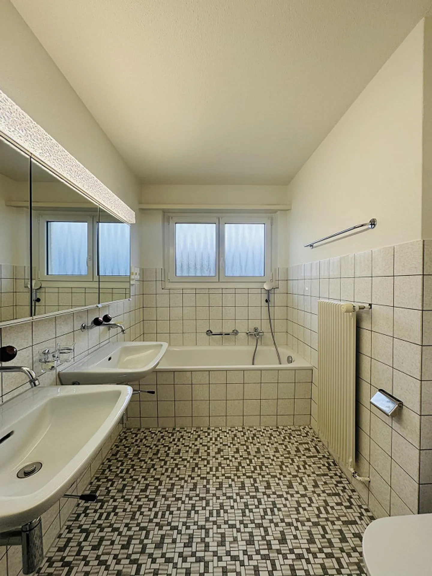 5-room apartment on the top floor with lake and mountain views - Photo 14 of 17