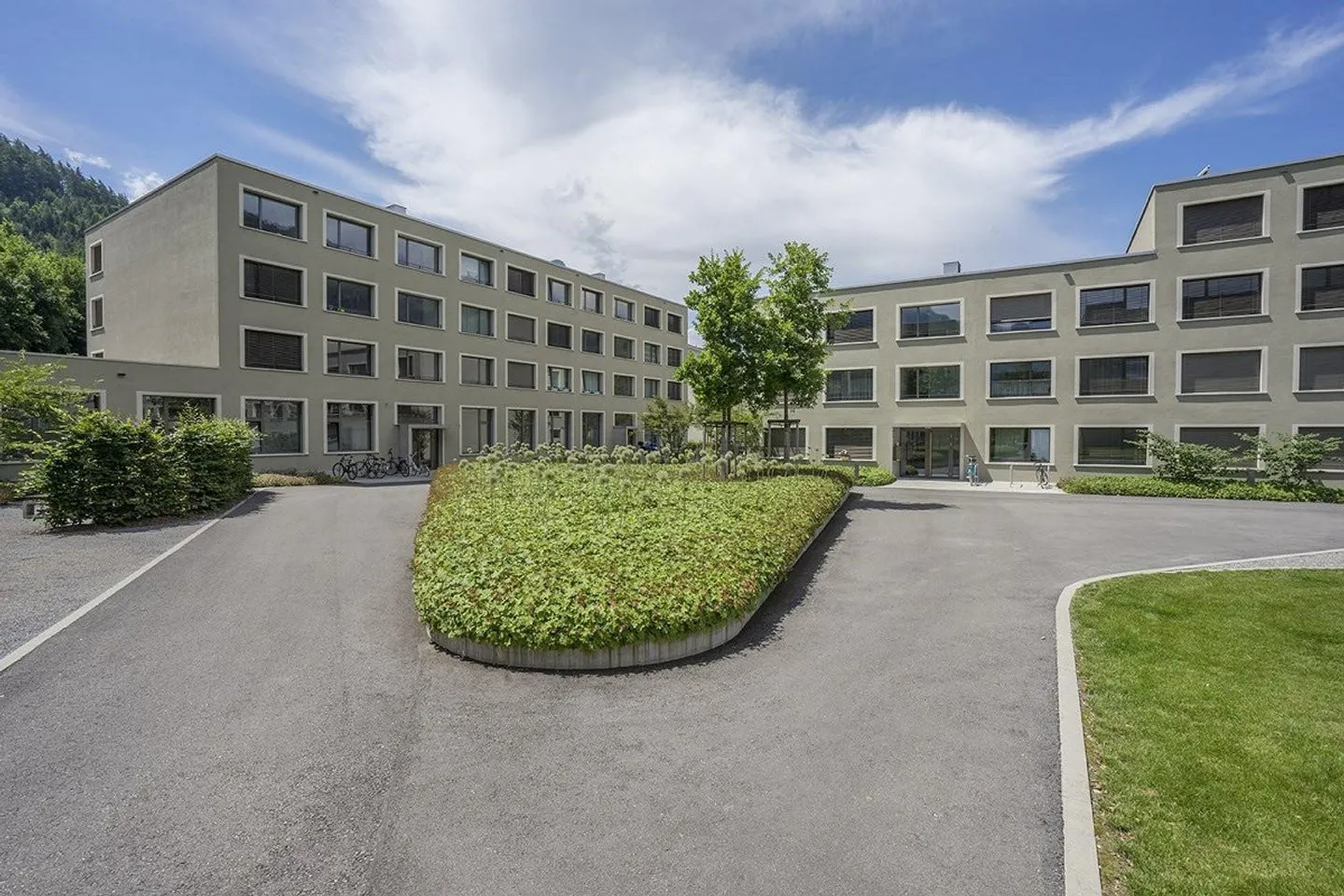 Grosszügige 4.5-Zimmerwohnung zu vermieten - Foto 1 von 9