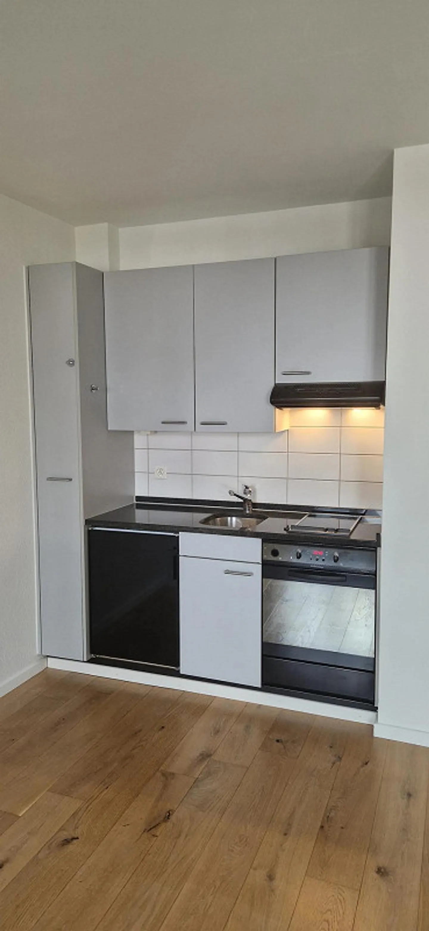 Well-maintained 1-room apartment in an interesting location - Photo 3 of 6