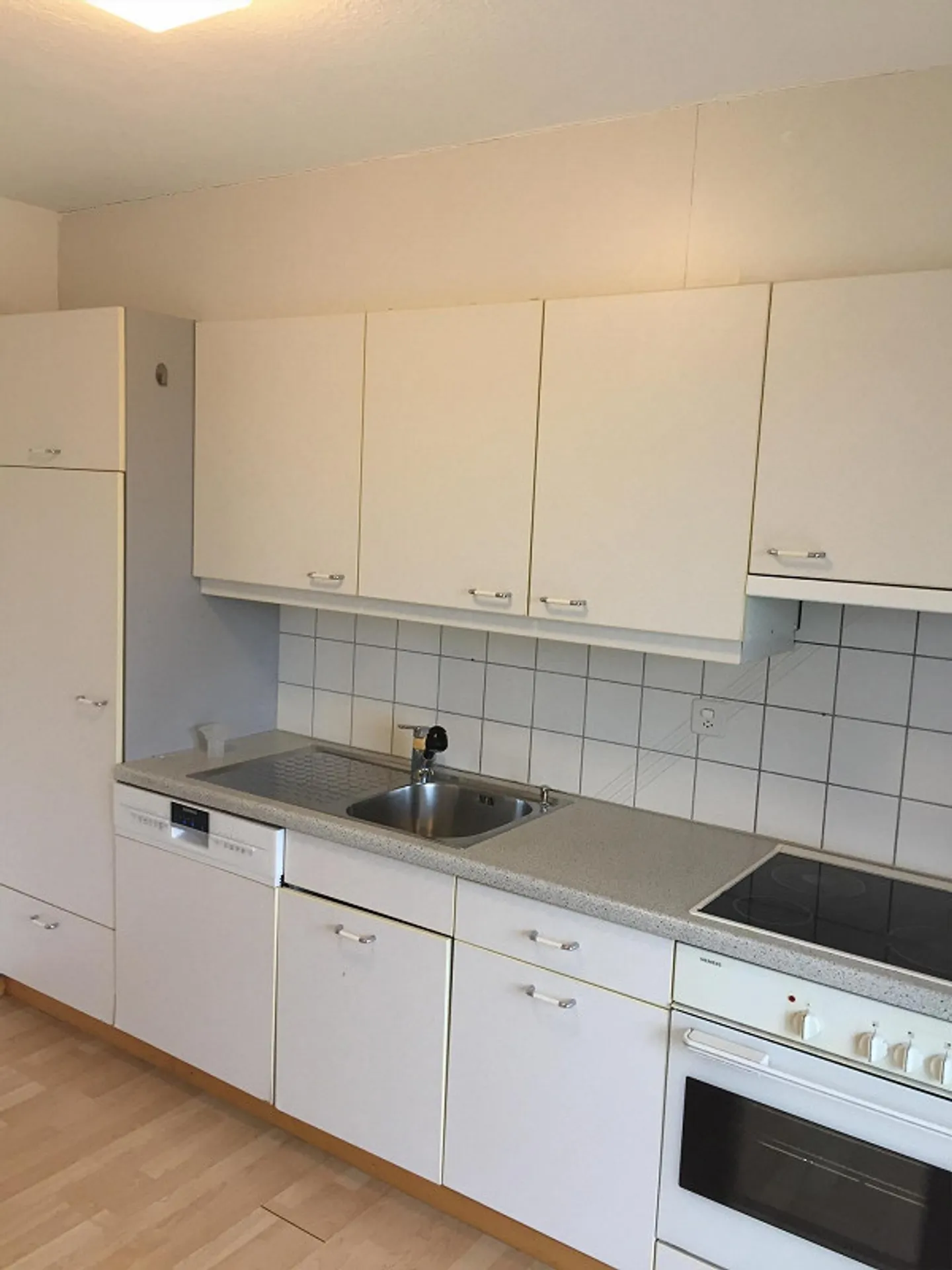 4.5 Room Condominium in Studen - Photo 9 of 9