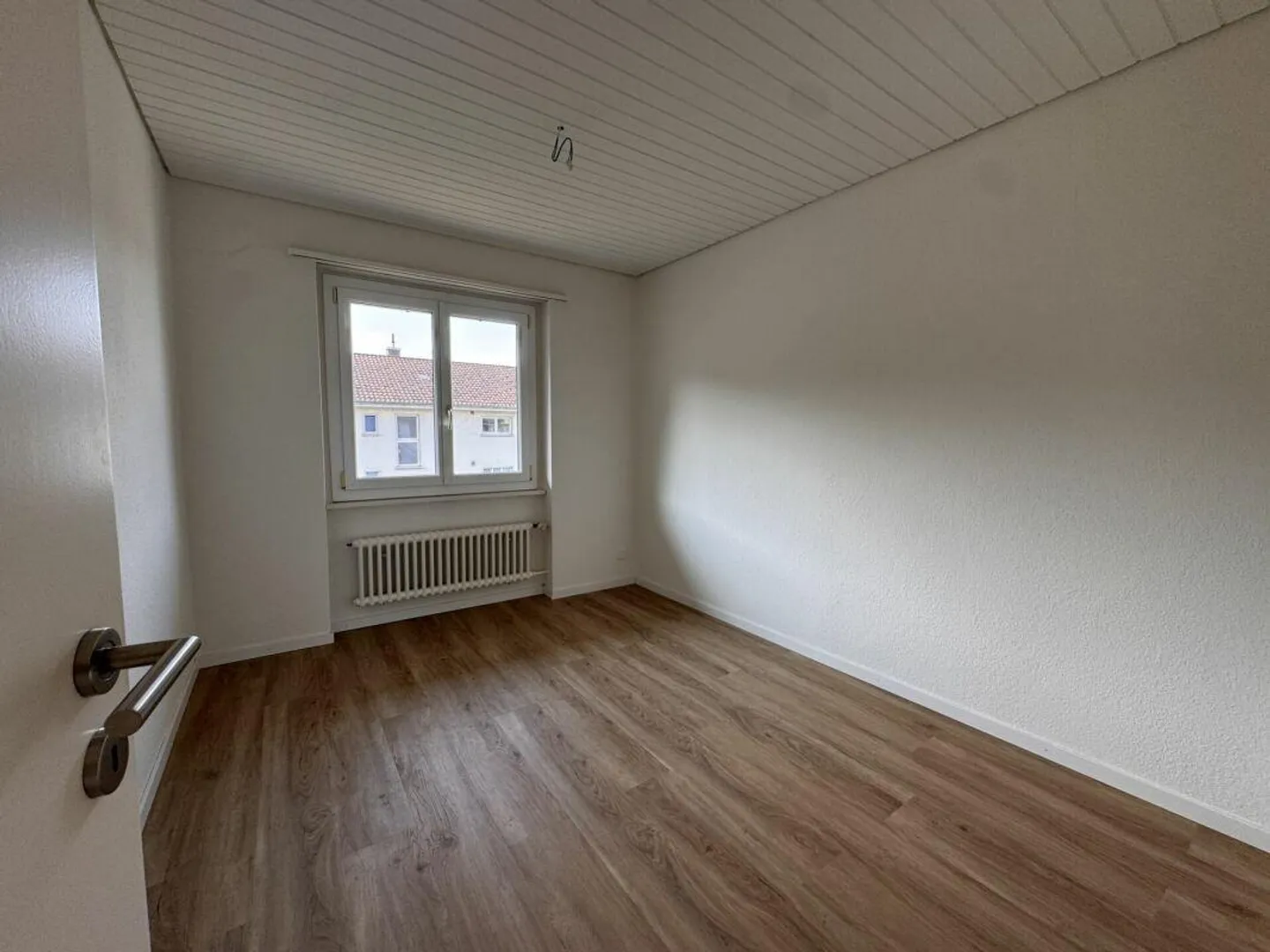 Luminoso appartamento di 4.0 stanze con balcone - appena ristrutturato - Foto 6 di 10