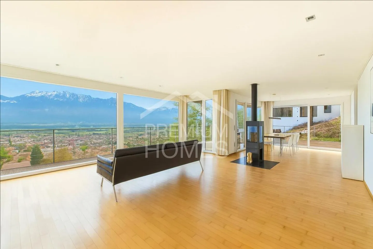 LA TUA OASI DI BENESSERE CON VISTA PANORAMICA - Foto 3 di 11
