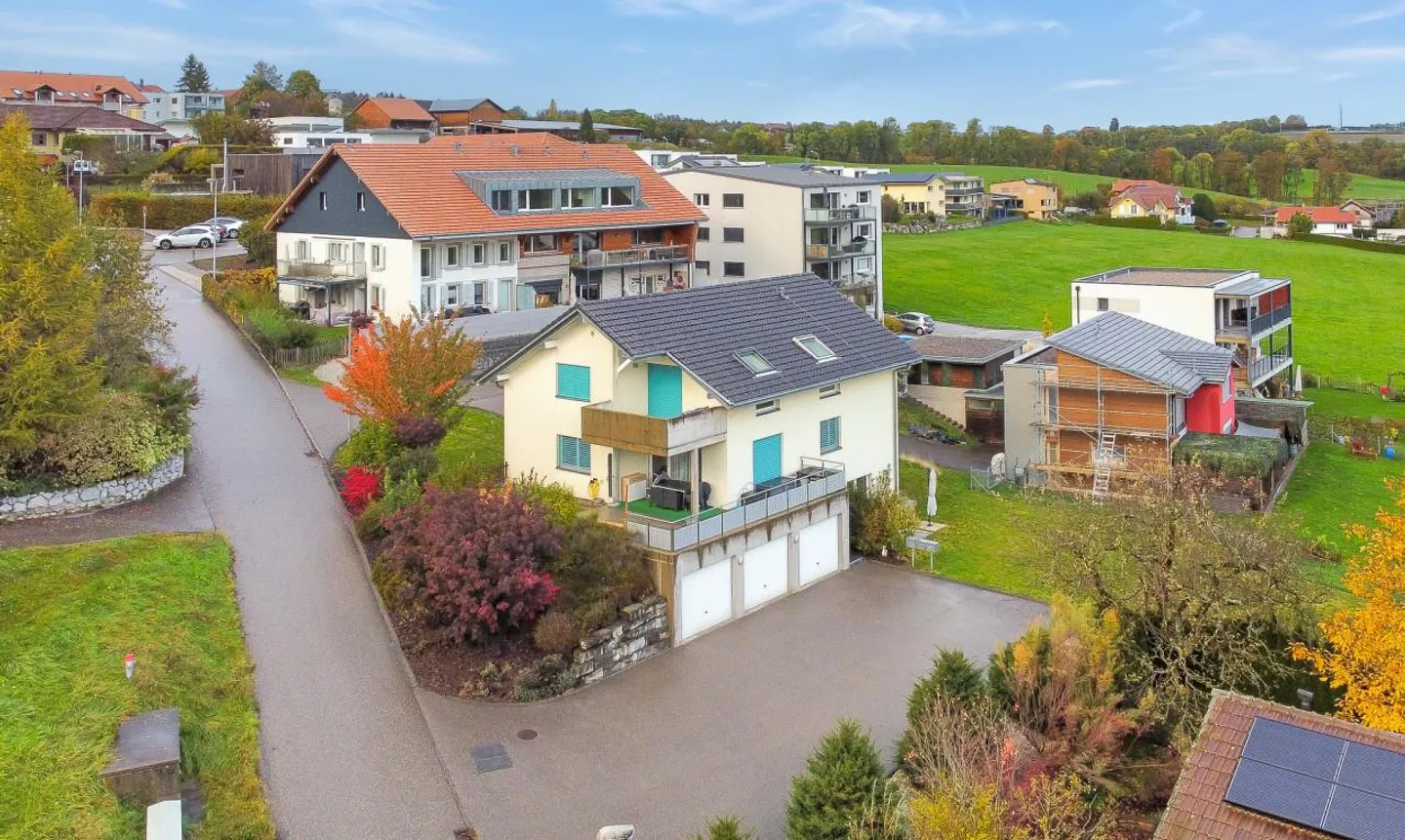 Contemporary income-generating building consisting of 3 apartments - Photo 3 of 13