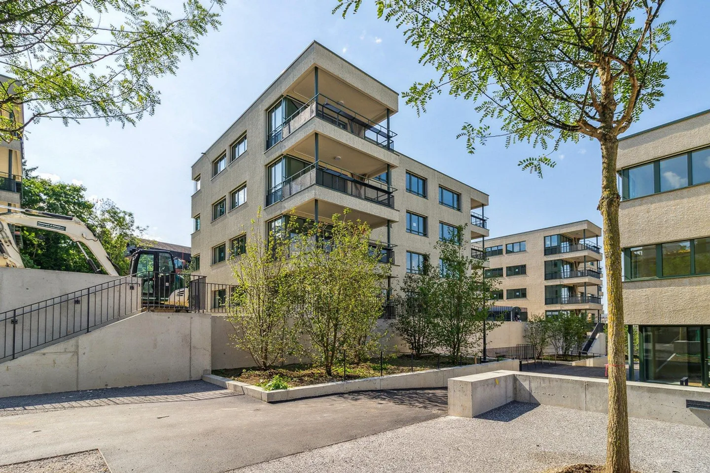 Top modern bright apartment - Photo 1 of 9