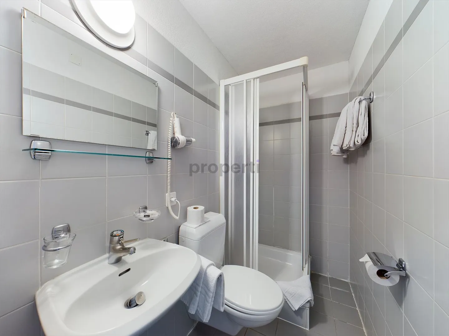 "For Sale: Real Estate Gem in Mendrisio - Central Location and Potential to Exploit" - Photo 6 of 9