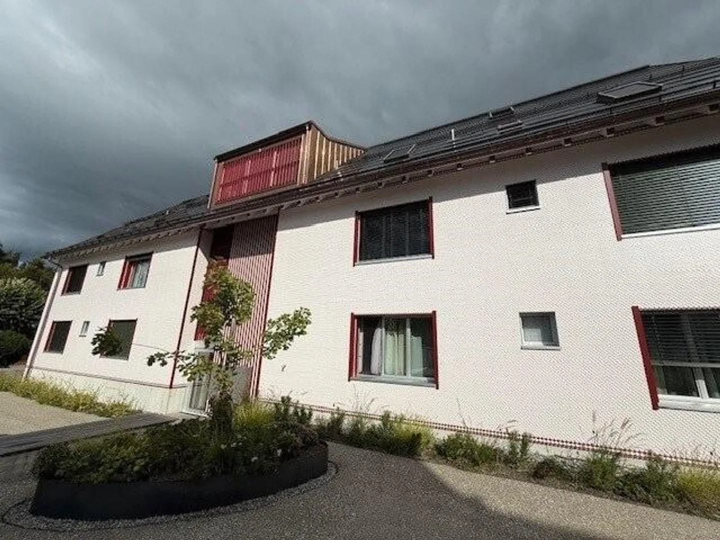 Grosszügige 2.5 Zimmerwohnung in der Zentrumsüberbauung Benzenschwil - Foto 1 von 8