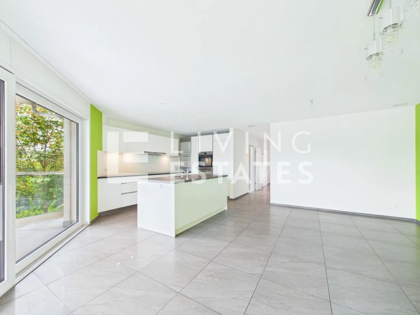 UN FOYER AVEC DE L'ESPACE POUR LE SPÉCIAL - Photo 4 sur 20