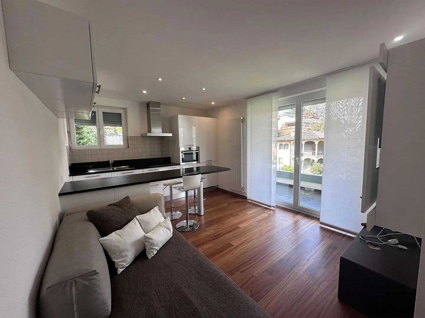 Modernes Apartment mit Terrasse - Foto 1 von 13