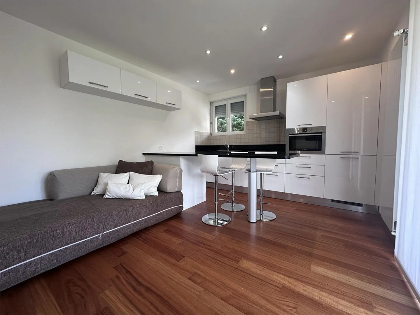 Modernes Apartment mit Terrasse - Foto 2 von 13