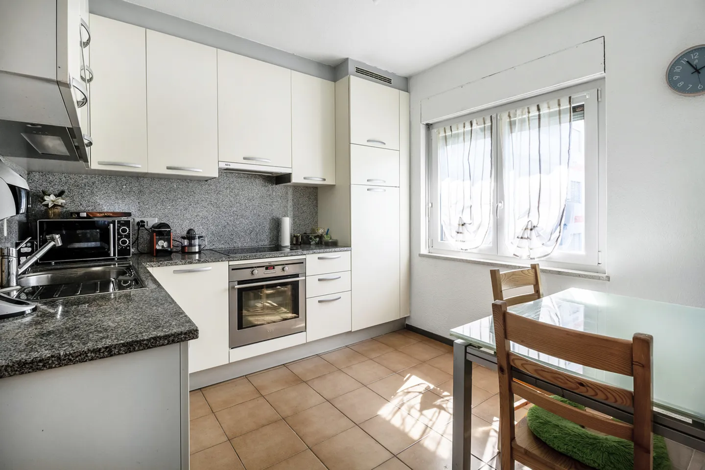 Apartment in a two-family house with garden - Photo 3 of 13