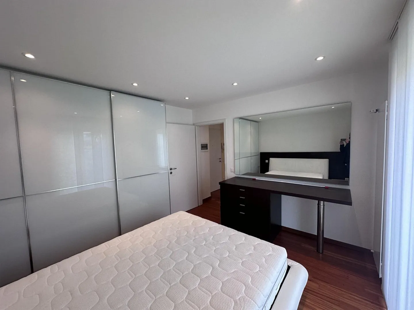 Modernes Apartment mit Terrasse - Foto 7 von 13