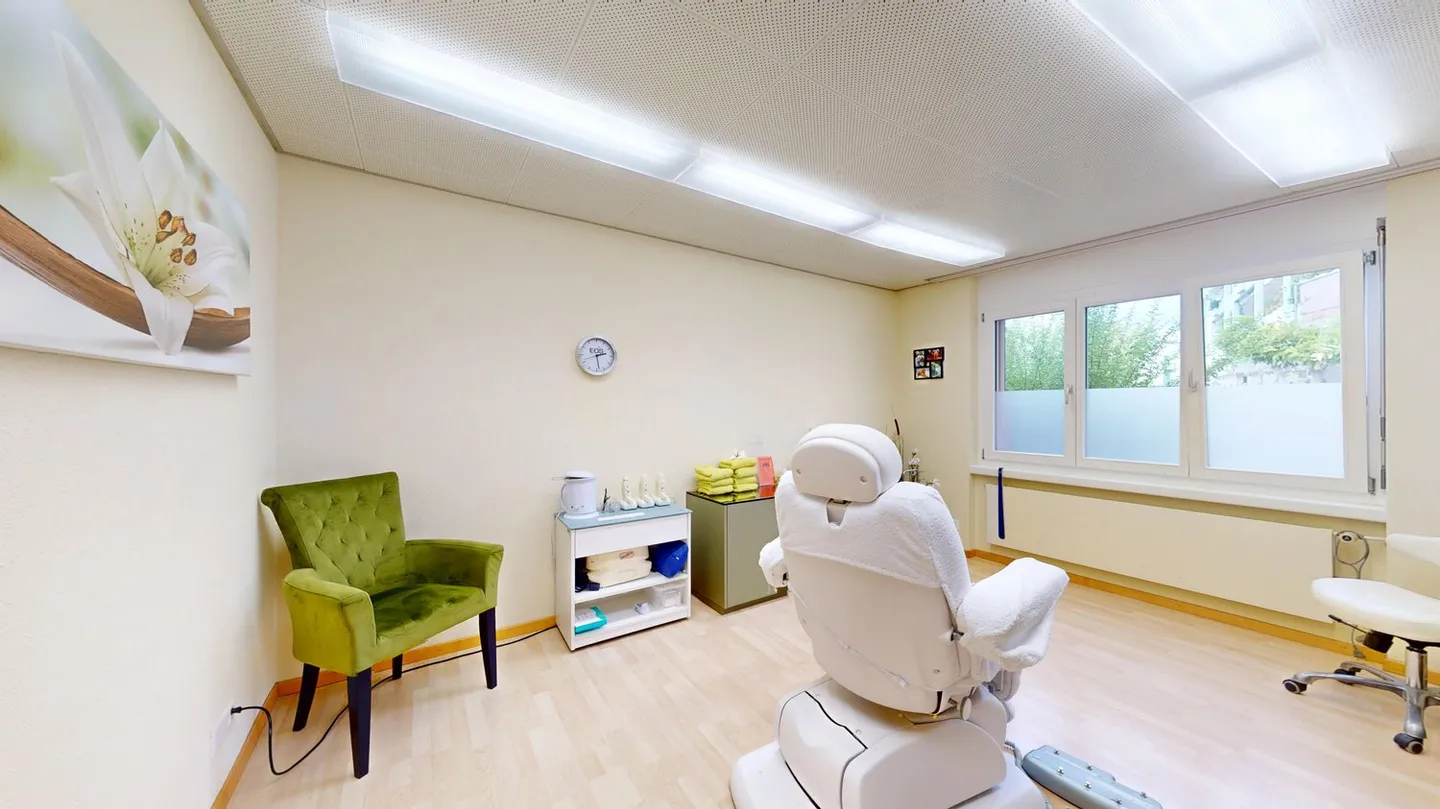 Attractive Office Space in Eschenbach LU - Photo 2 of 9