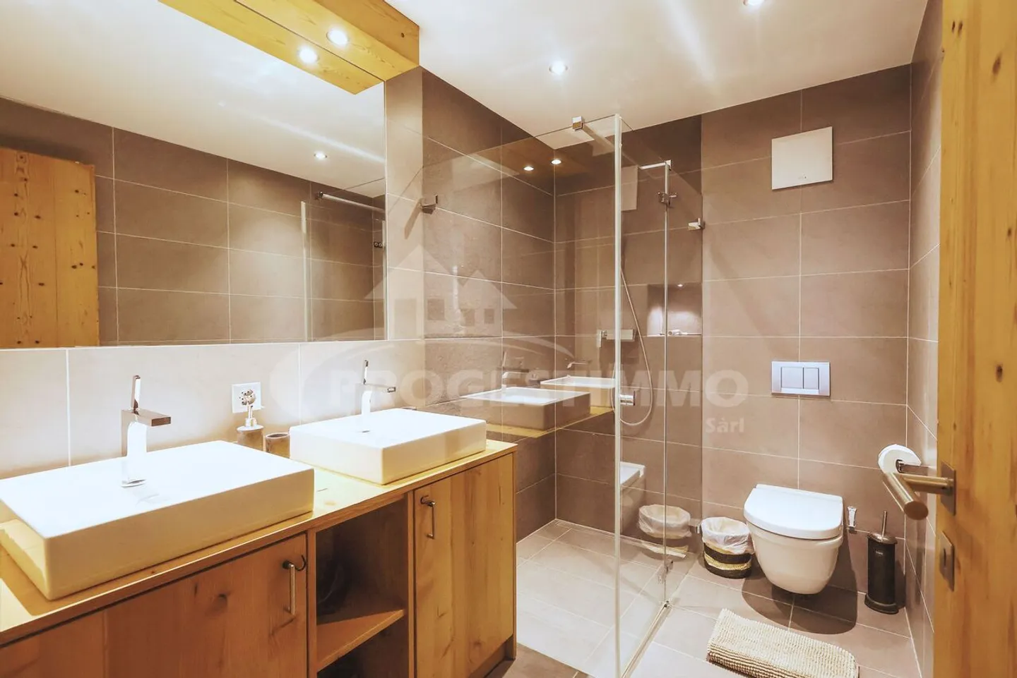 Exceptional Apartment at the Foot of the Slopes - Photo 5 of 12