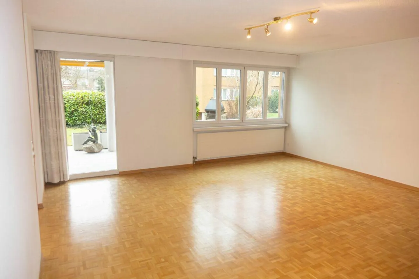 Geräumige Wohnung mit Garten - Foto 2 von 9