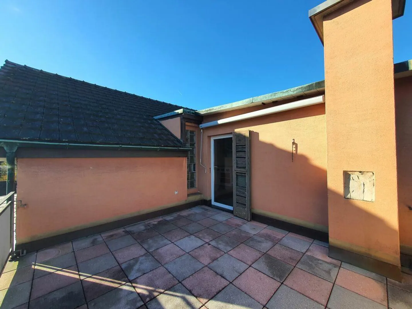 Attractive multi-family house with large plot and valuable development potential - Photo 11 of 11