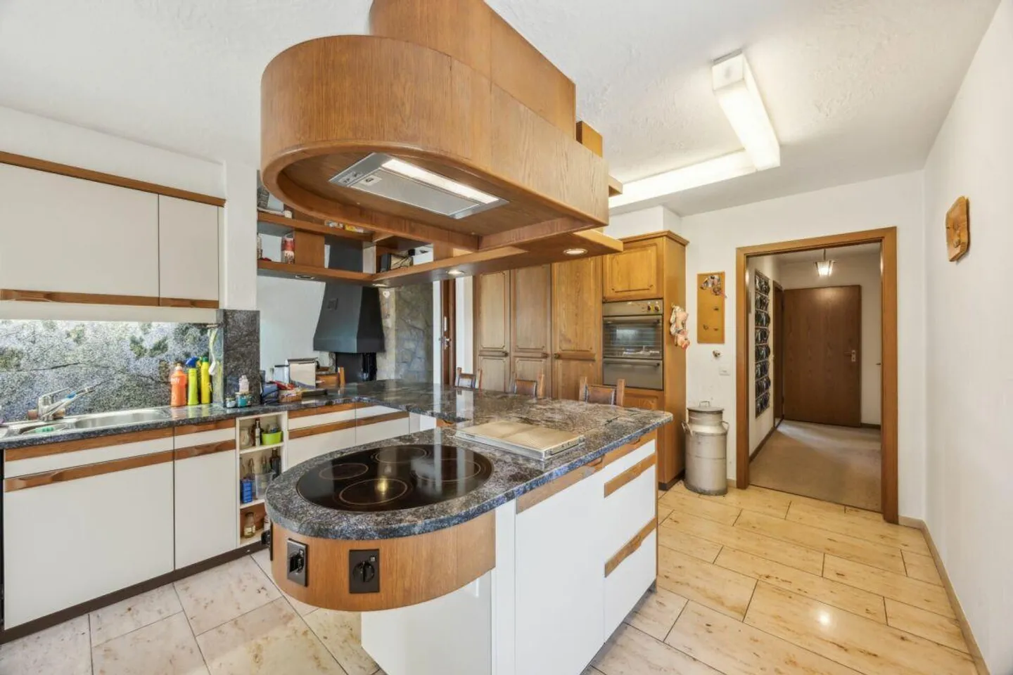 Casa unifamiliare con appartamento indipendente - Foto 4 di 20