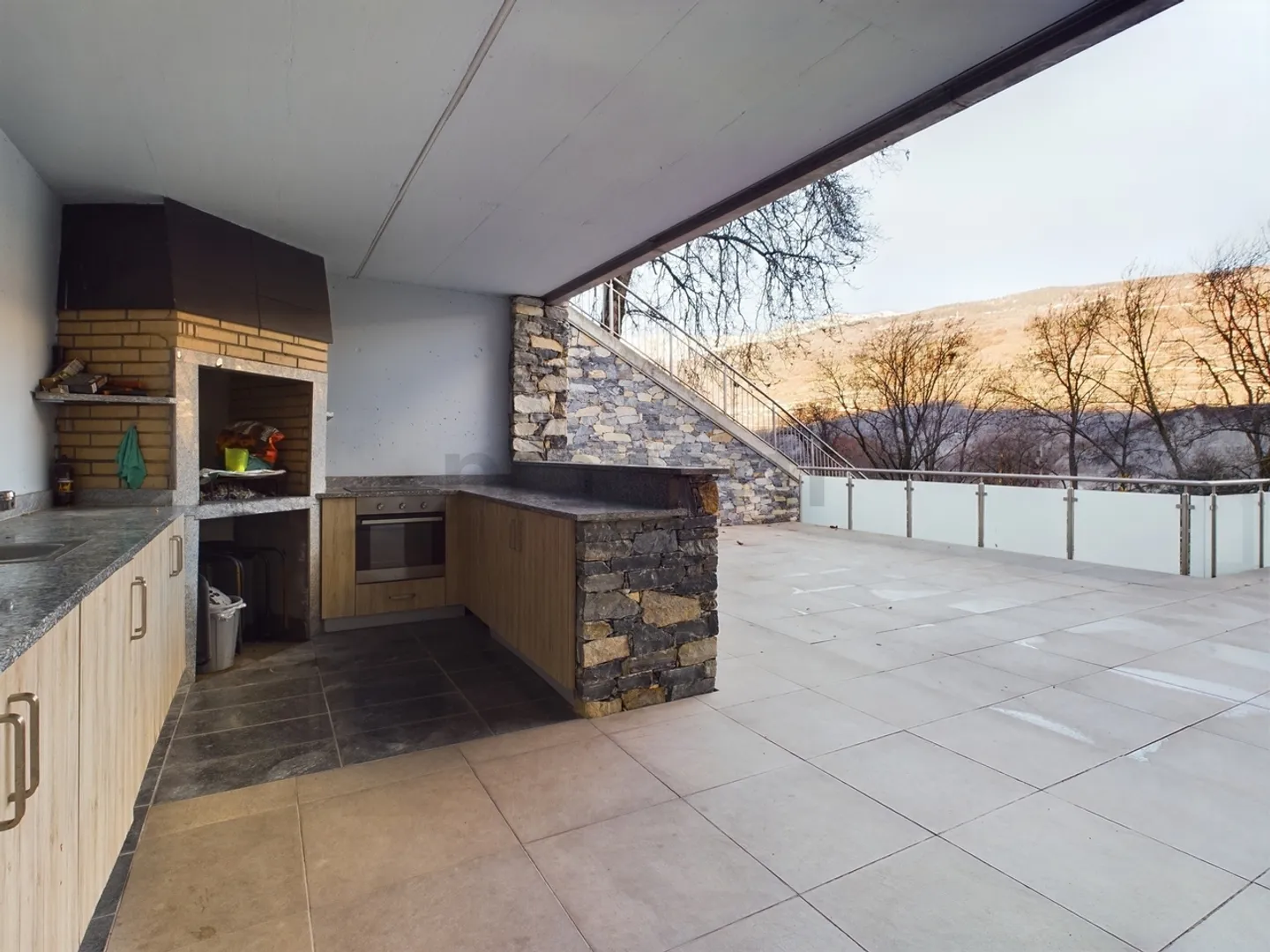 Casa spaziosa e moderna di 8,5 stanze a Chalais - Foto 4 di 13