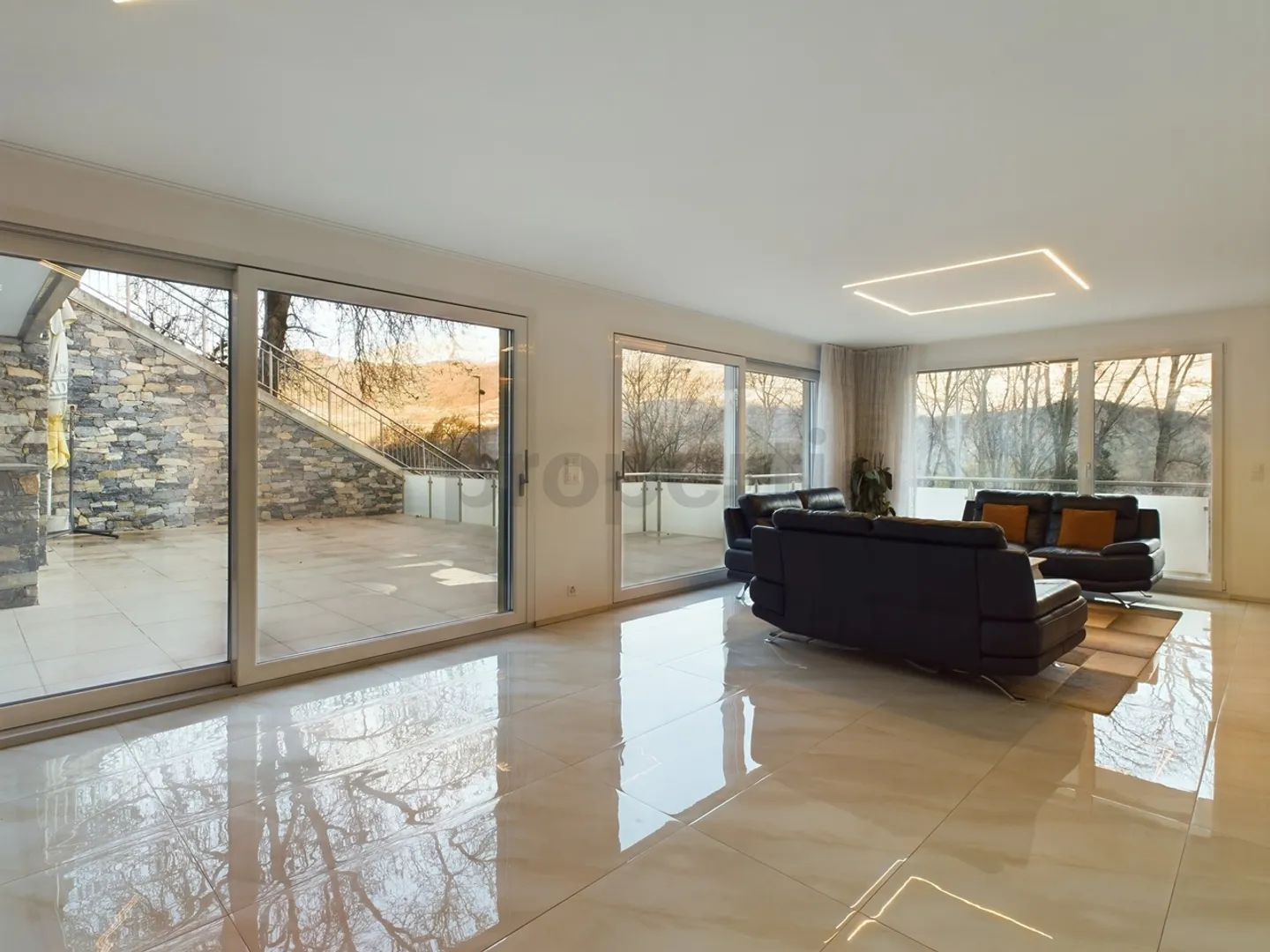 Casa spaziosa e moderna di 8,5 stanze a Chalais - Foto 2 di 13