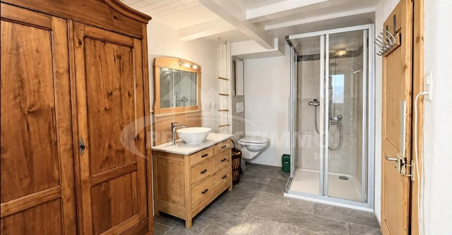 COMFORT E CONVIVIALITÀ CON QUESTA CASA A SCHIERA DI 5,5 STANZE - Foto 6 di 6