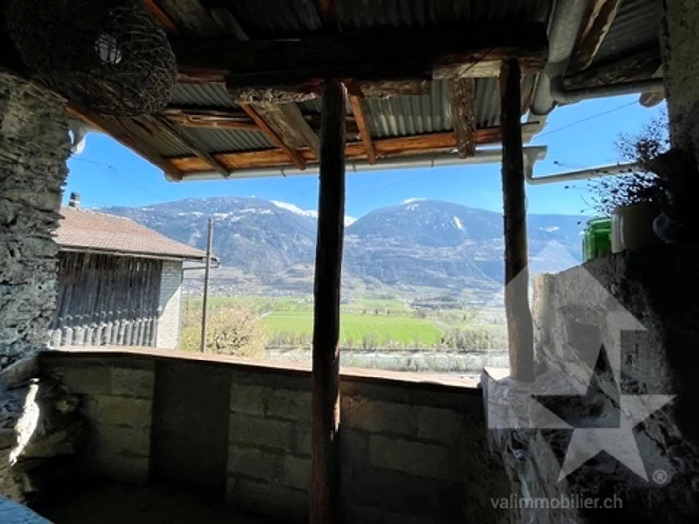 Pavimento in una casa di villaggio, terrazza coperta e Carnotzet - Foto 8 di 13