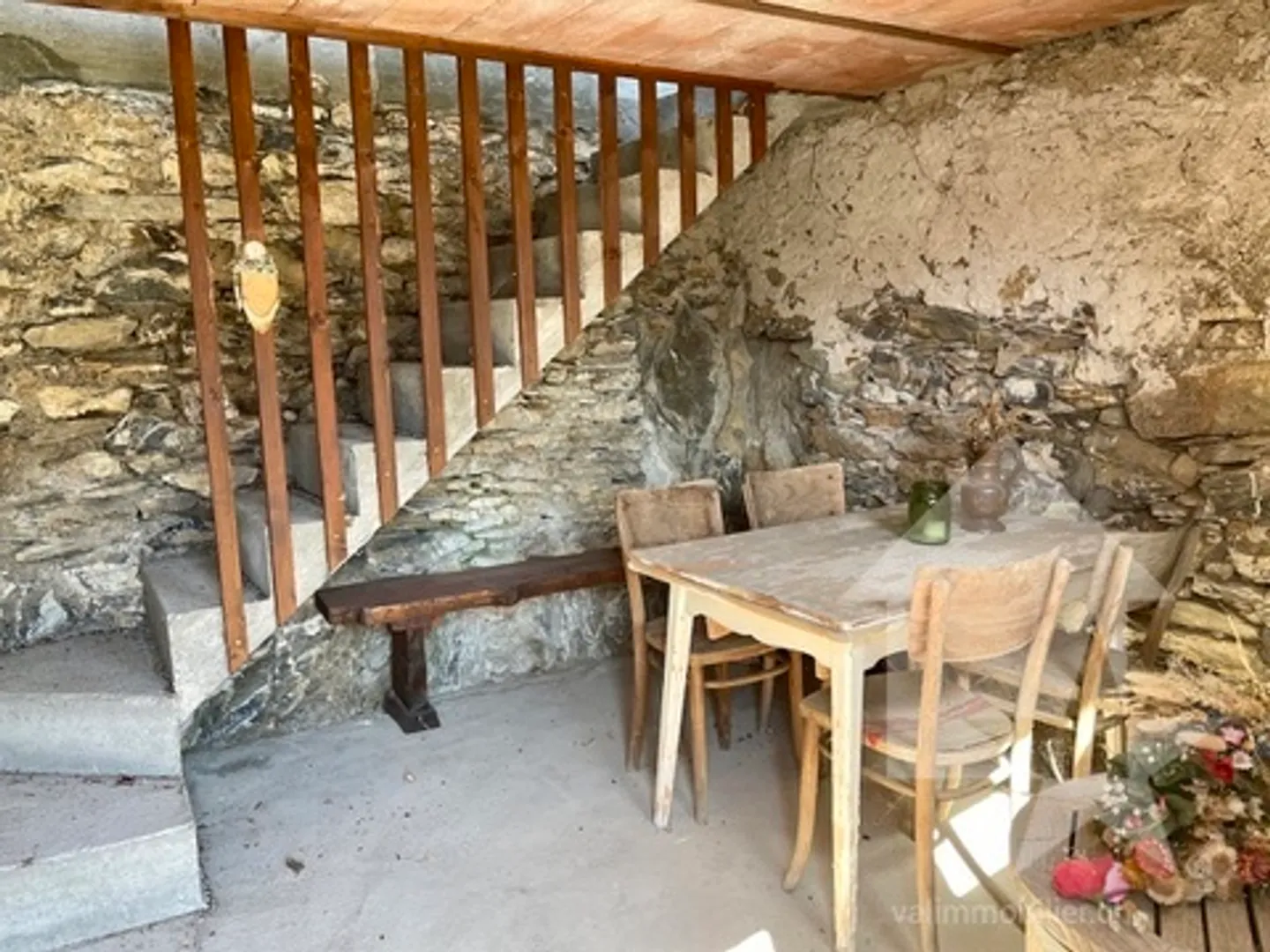 Pavimento in una casa di villaggio, terrazza coperta e Carnotzet - Foto 10 di 13