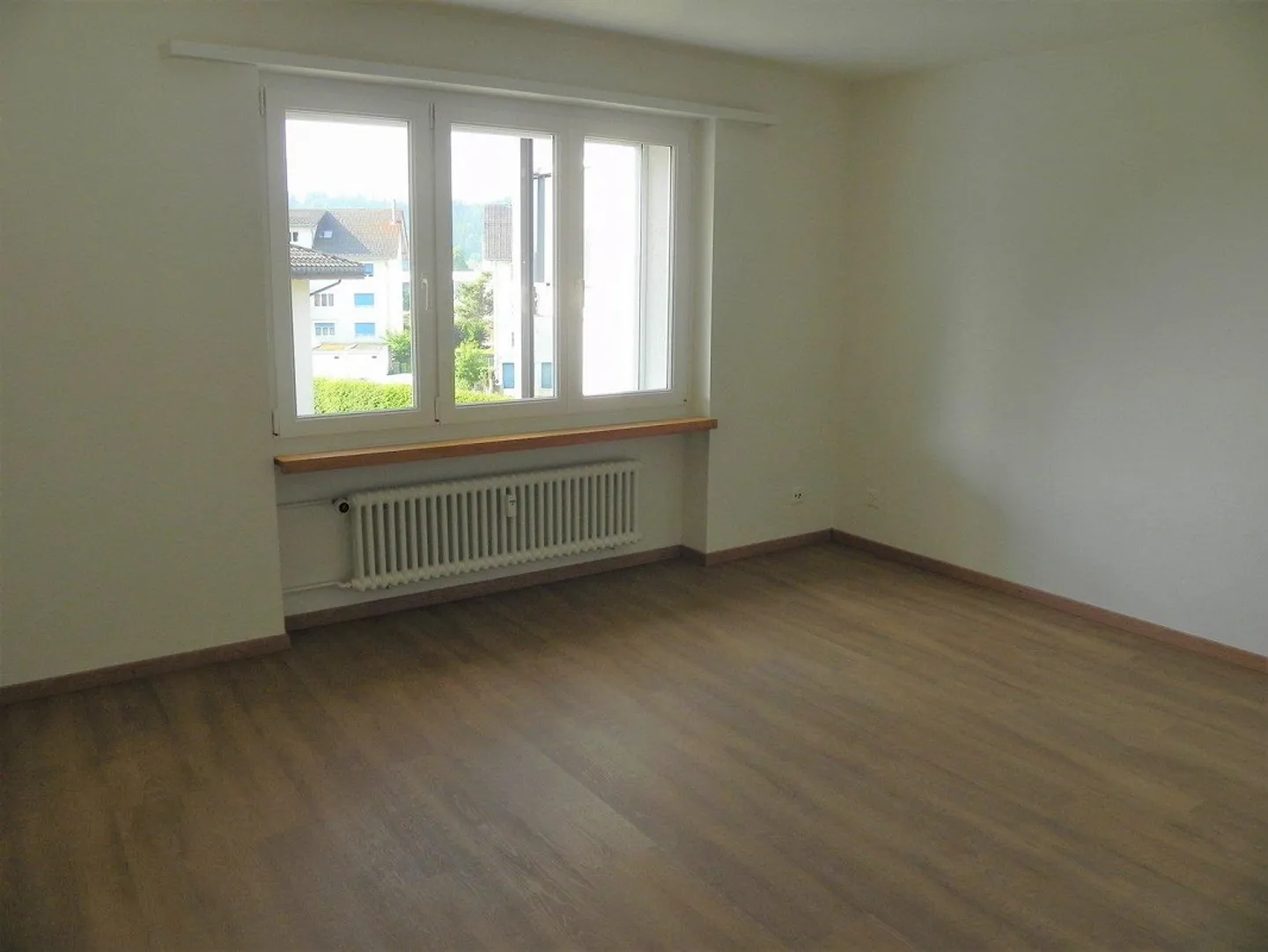 Beautiful bright 3.5-room apartment in a quiet neighborhood - Photo 6 of 10