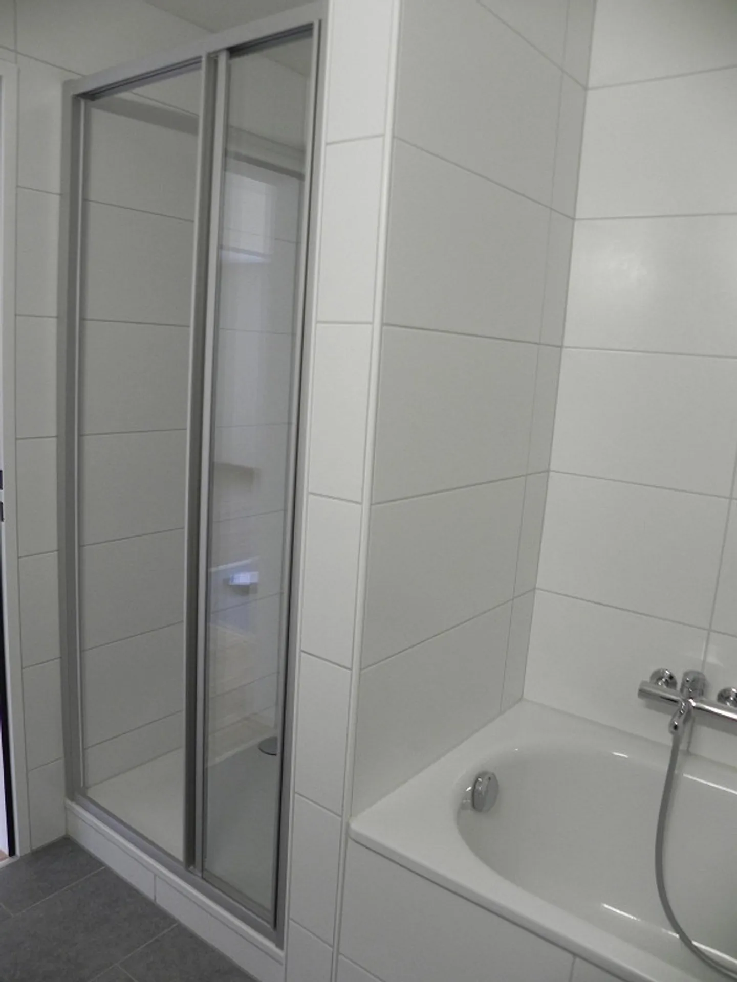 Beautiful bright 3.5-room apartment in a quiet neighborhood - Photo 8 of 10