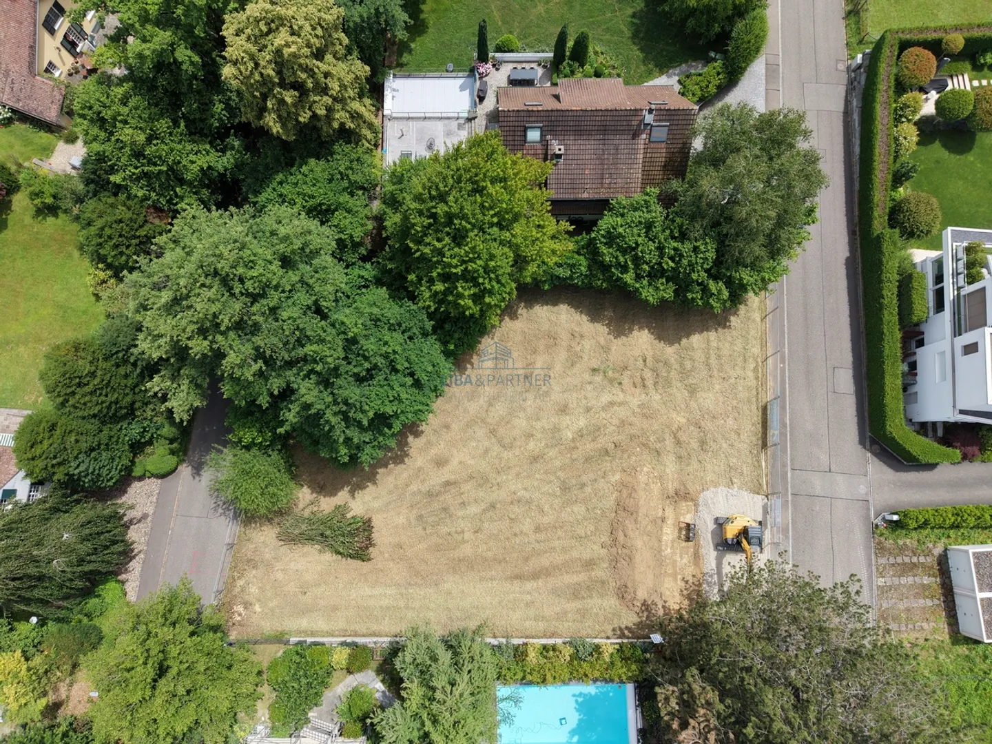 Luxuriöse Garten-Maisonette in Oberwil - Foto 8 von 10