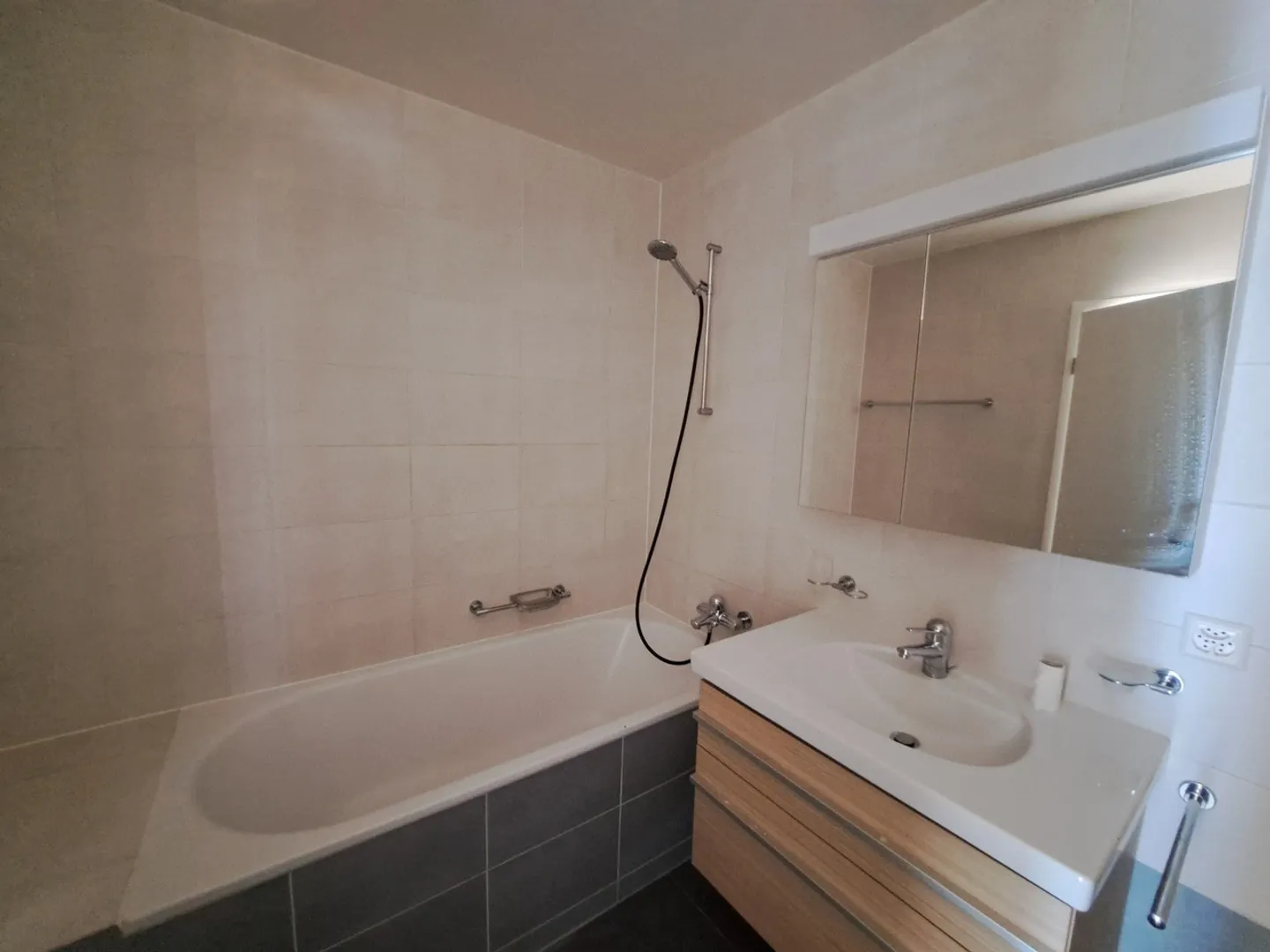 Lumineux appartement récent de 4.5p avec balcon à louer à Prilly - Photo 7 sur 8