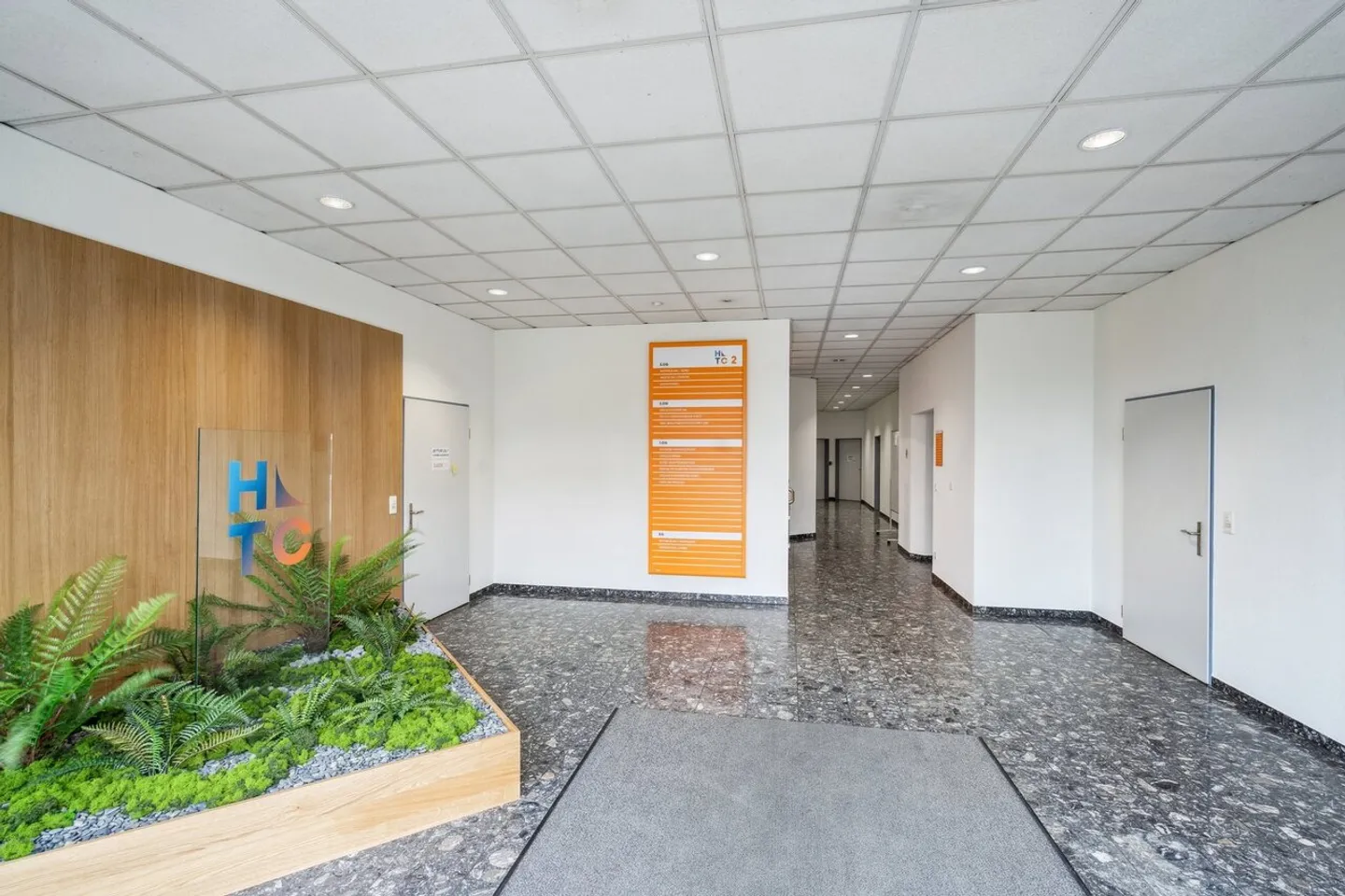 Spazio ufficio luminoso - Foto 11 di 11