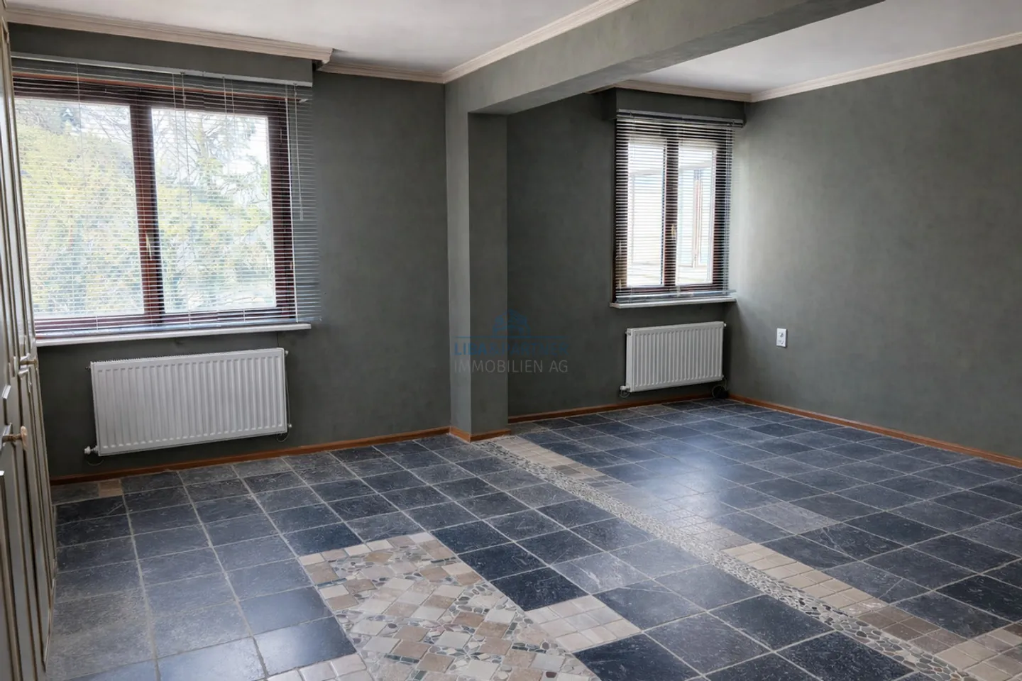 Living with Character: Gallery, Modern Kitchen and Sunny Rooftop Terrace - Photo 6 of 10
