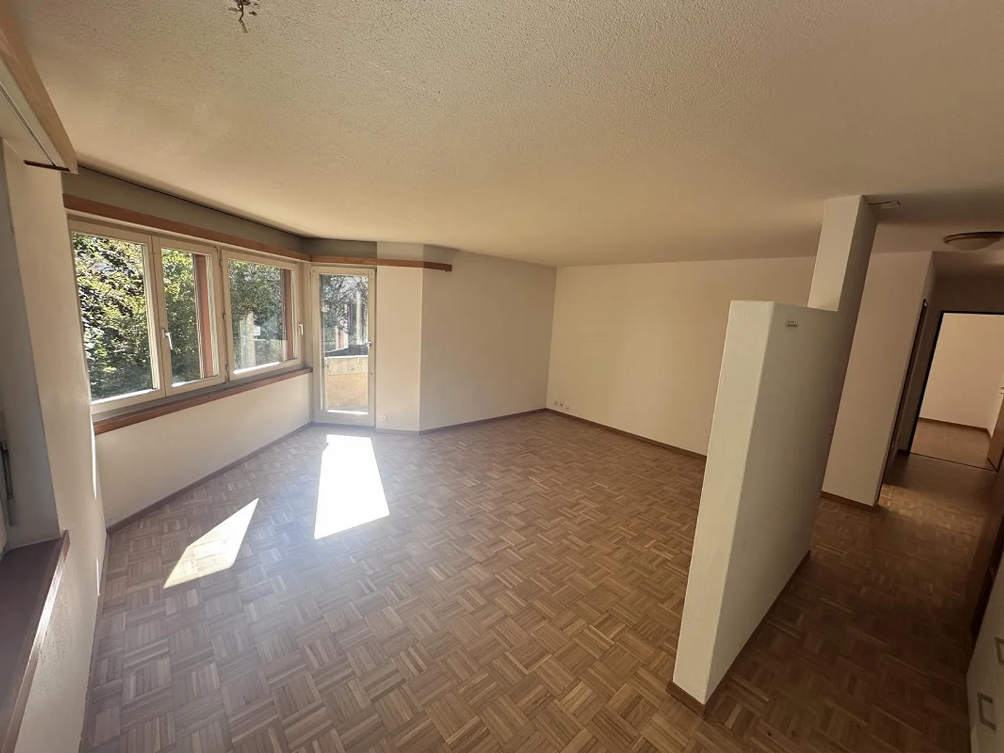 Appartement 3.5 pièces ensoleillé et calme près de l'hôpital cantonal - Photo 2 sur 4