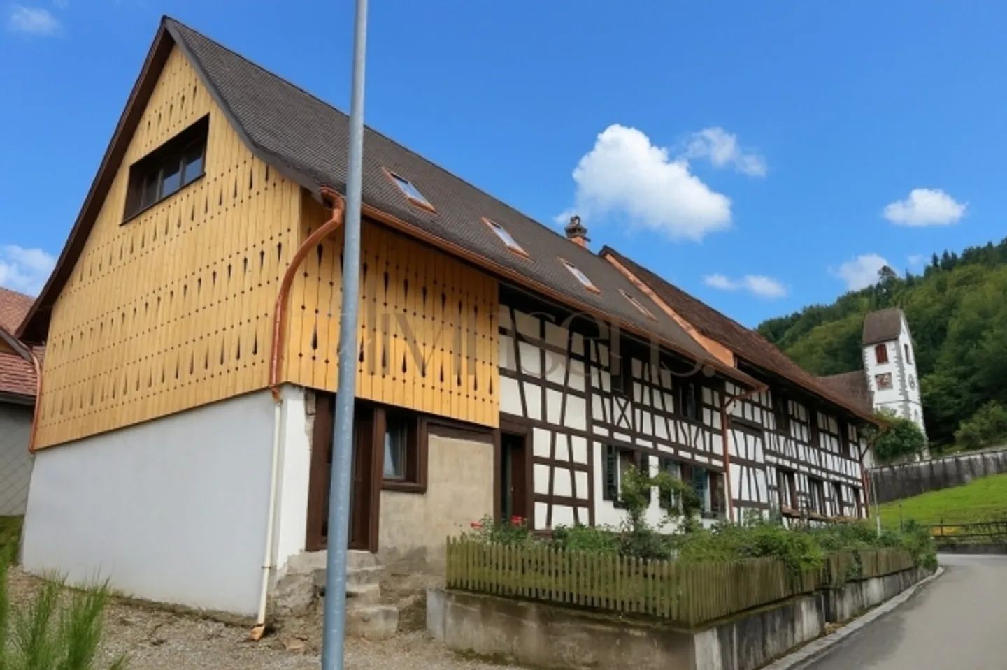 Residential building for sale - Photo 1 of 9