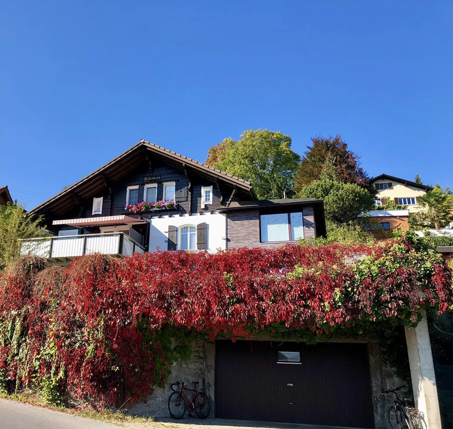 Einfamilienhaus mit 7.5 Zimmern in Kriens an Aussichtslage - Foto 1 von 2