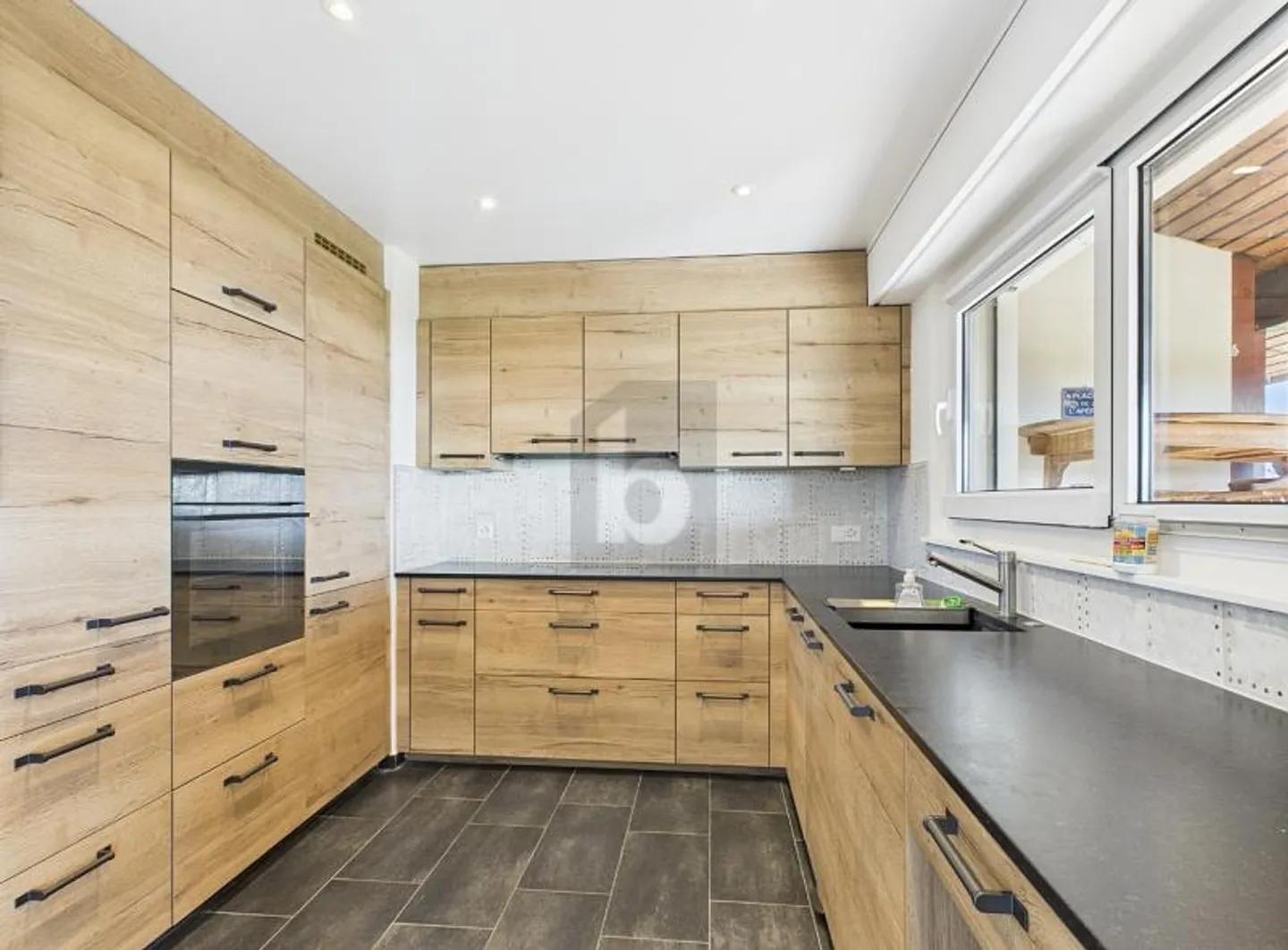 ENTIRELY RENOVATED AND FURNISHED, UNOBSTRUCTED VIEW - Photo 4 of 6