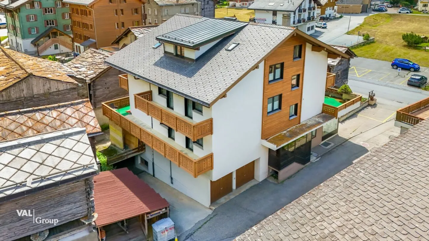 Charmantes Mehrfamilienhaus mit Zweitwohnungsstatus an zentraler Lage - Foto 2 von 24