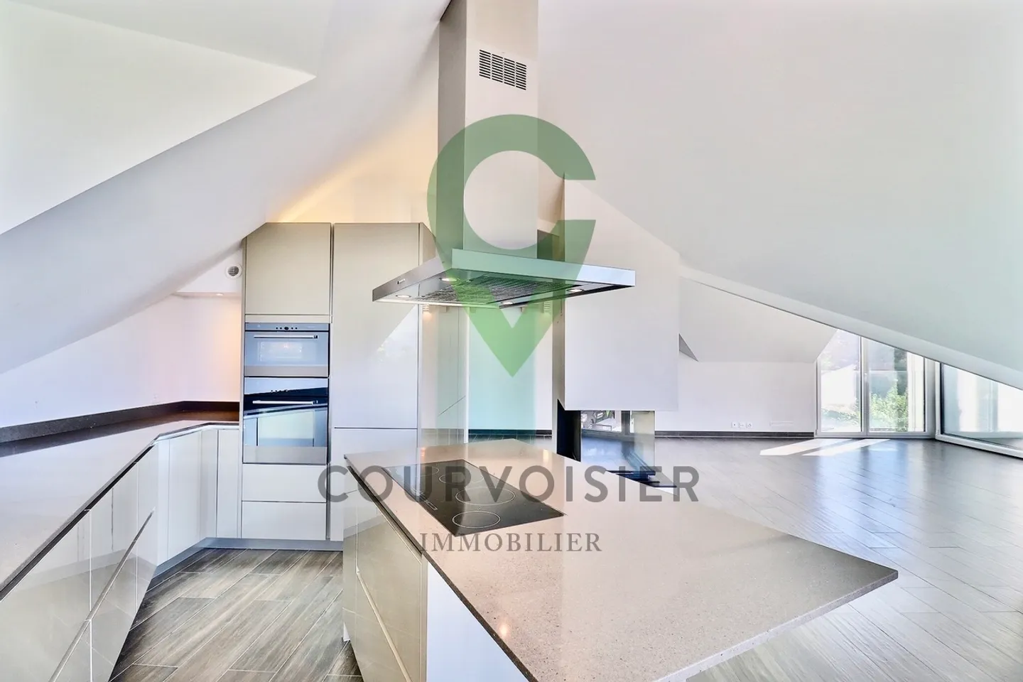 Stunning Penthouse with Lake View - Photo 3 of 10