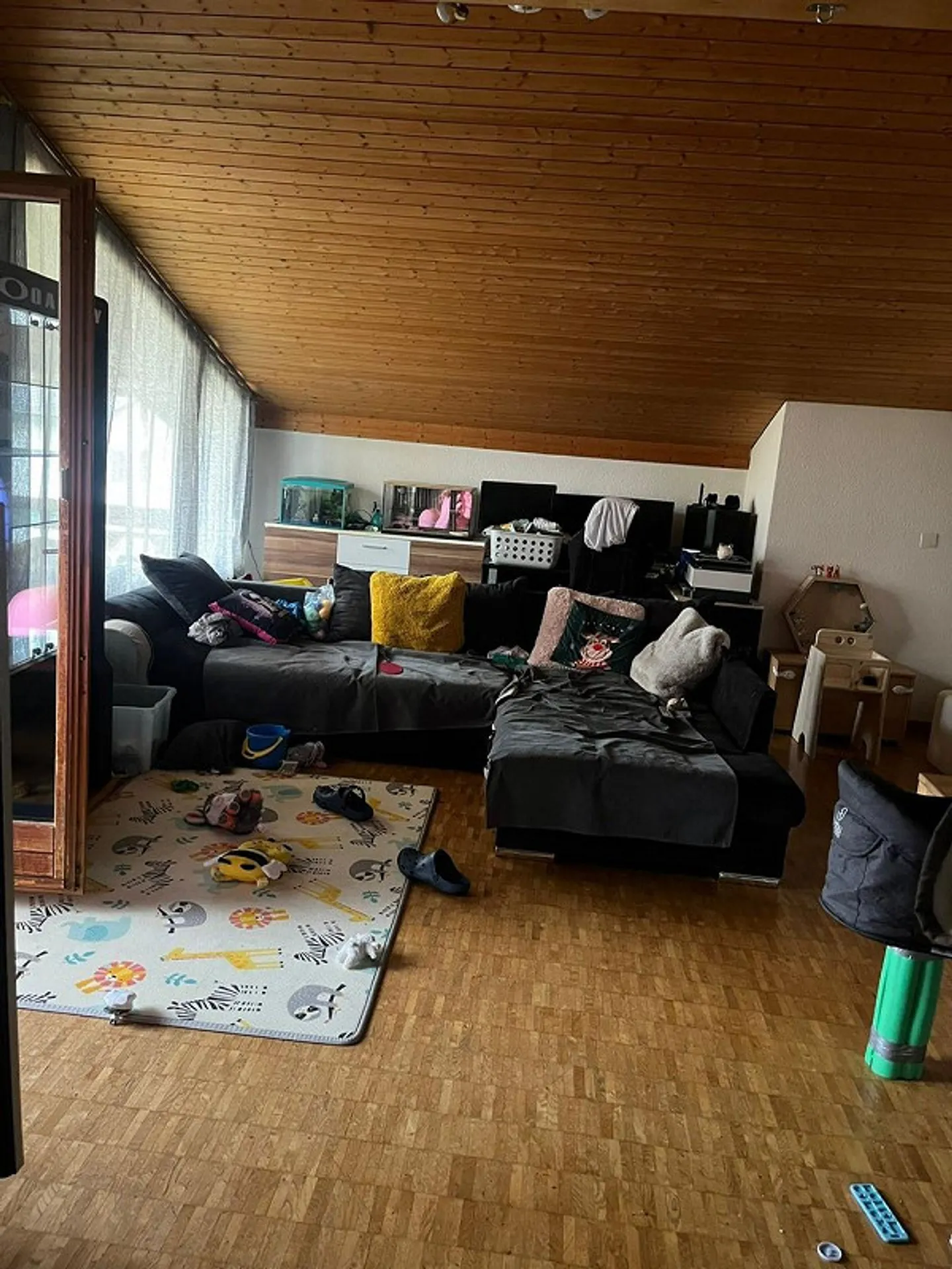 Gemütliche 3.5 Zimmer Attique - Foto 1 von 9