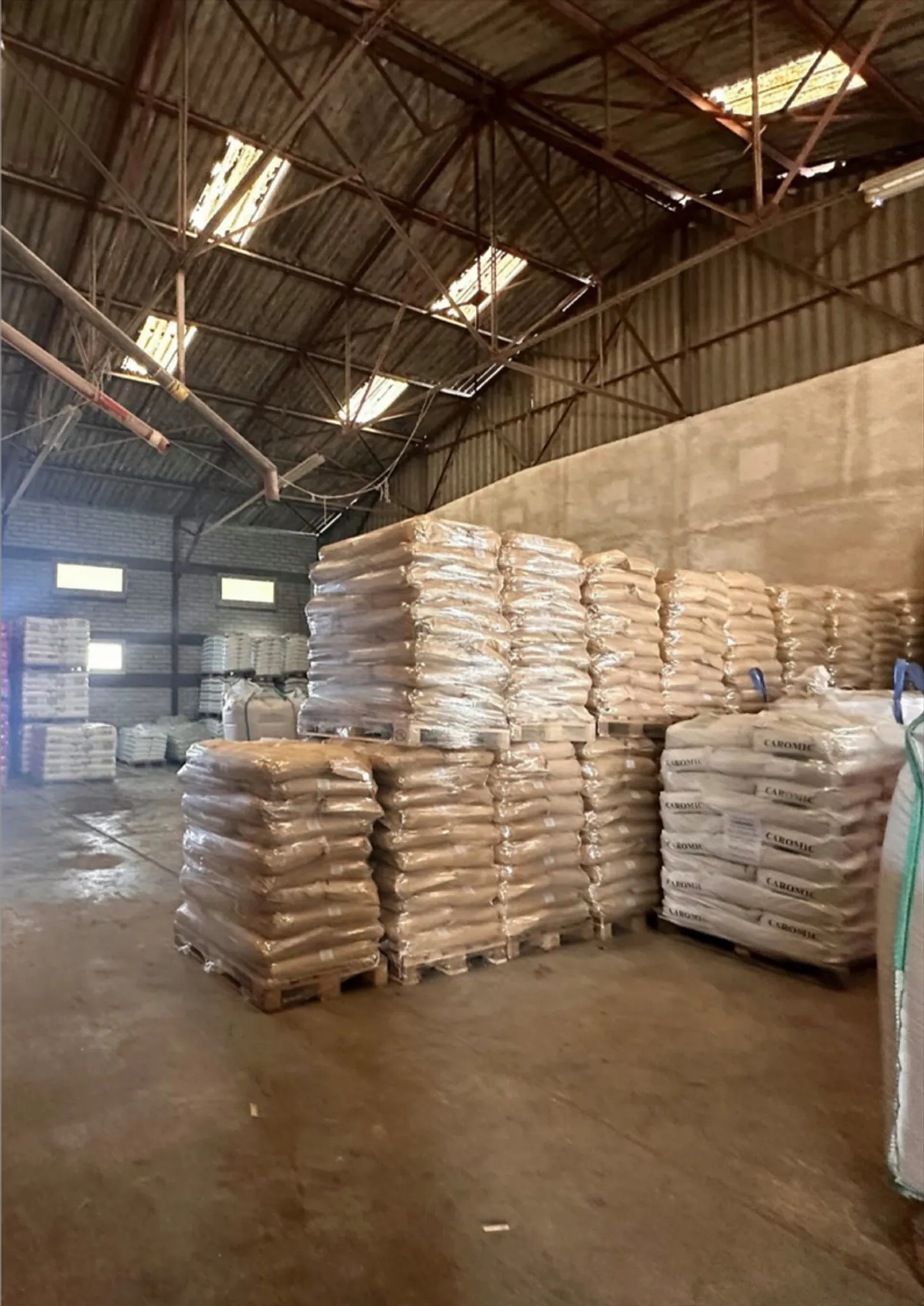 HALL DI STOCCAGGIO in affitto, Chénens (FR) - 250 m2 - 19 metri di altezza - Foto 4 di 5