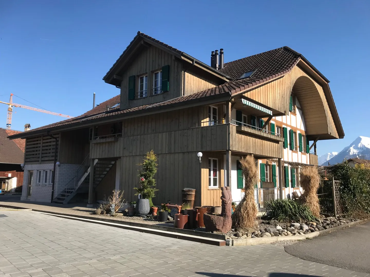 Charming 4.5-room apartment with balcony and Swedish stove in Thierachern - Photo 1 of 14
