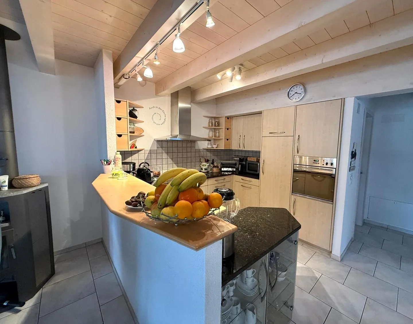 Charming 4.5-room apartment with balcony and Swedish stove in Thierachern - Photo 6 of 14