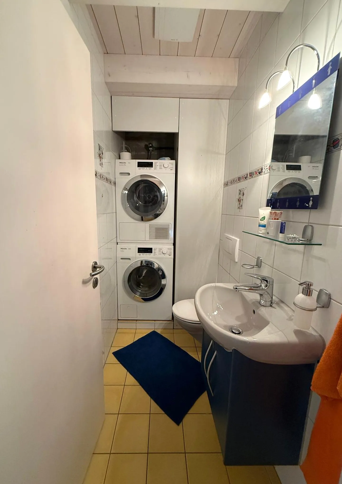 Charming 4.5-room apartment with balcony and Swedish stove in Thierachern - Photo 9 of 14