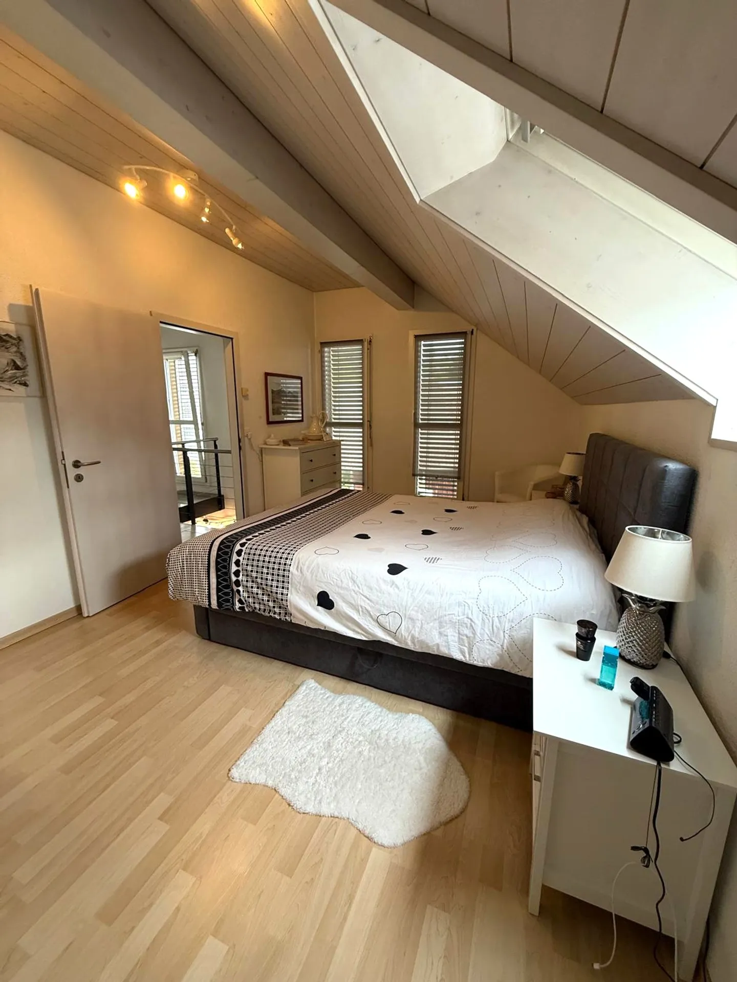 Charming 4.5-room apartment with balcony and Swedish stove in Thierachern - Photo 12 of 14