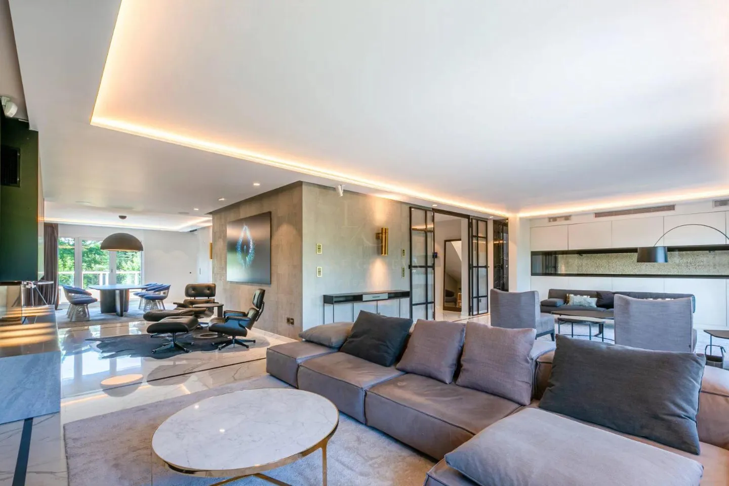 Luxuriöse renovierte Duplex-Penthouse! - Foto 2 von 13