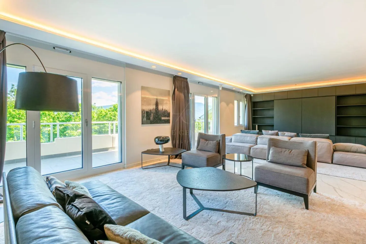 Luxuriöse renovierte Duplex-Penthouse! - Foto 3 von 13