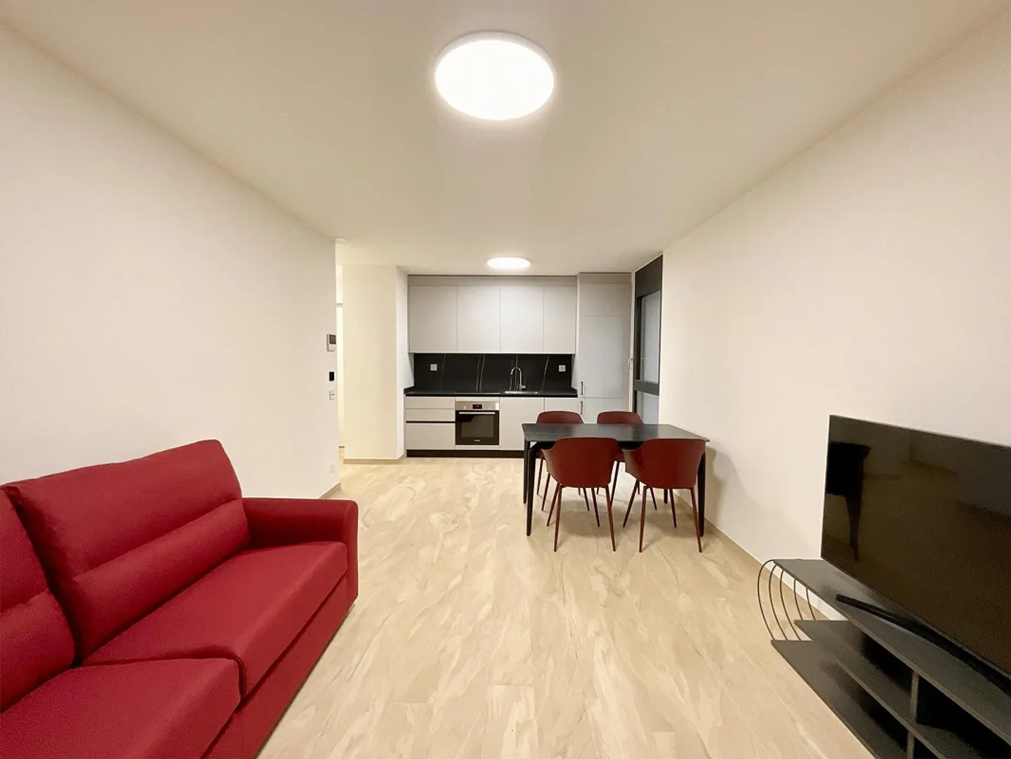 SORENGO - À LOUER NOUVEAU 2.5 PIÈCES AVEC GRANDE TERRASSE - Photo 1 sur 9