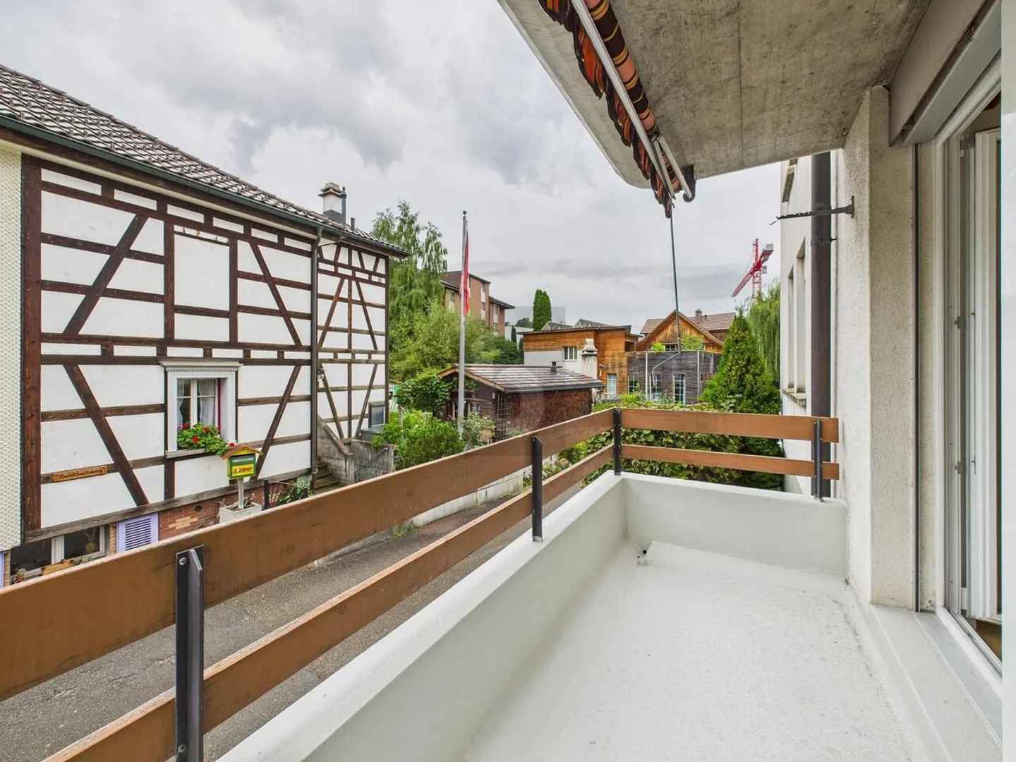 FRISCH RENOVIERT MIT GROSSER TERRASSE - Foto 4 von 6