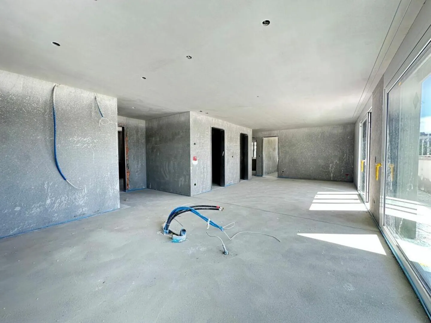 Stilvolle Attika-Wohnung in Bazenheid - Foto 4 von 12