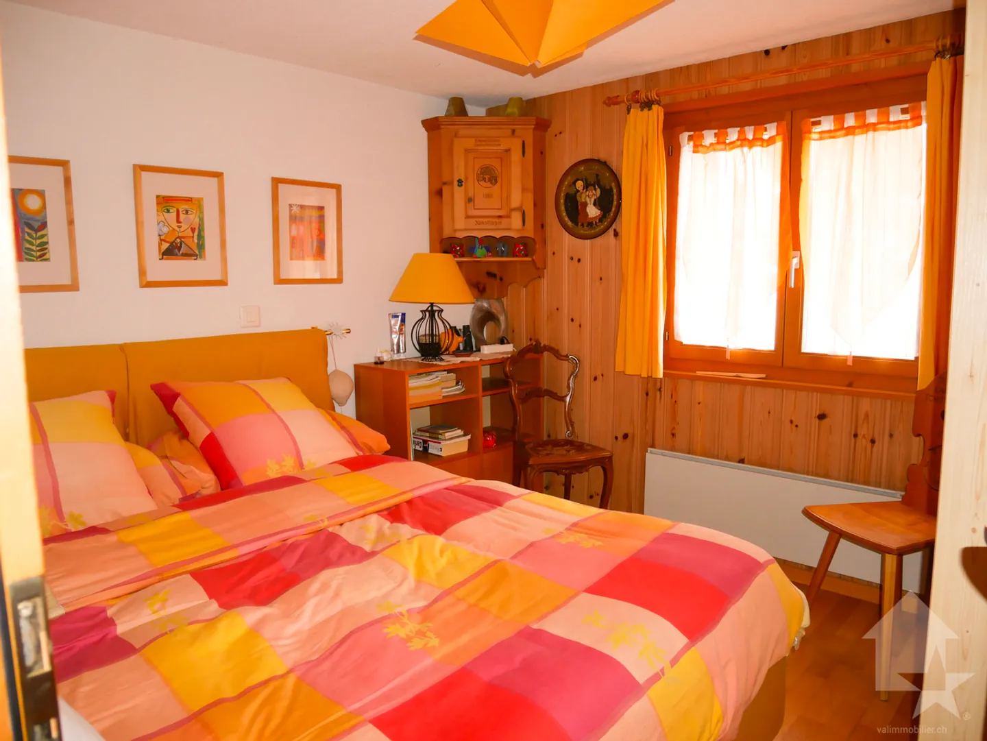 Magnificent small chalet / mazot at the Summit of the Vines - Photo 7 of 32
