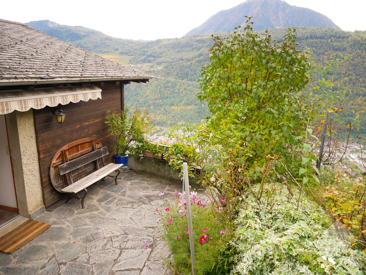 Magnificent small chalet / mazot at the Summit of the Vines - Photo 21 of 32